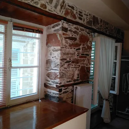 1872 Tonia, Two Level Cozy Stony